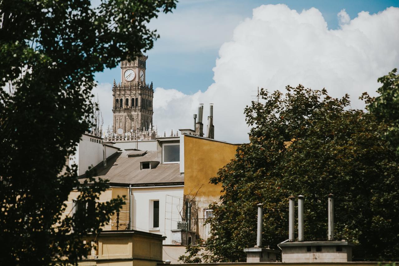 ホテルErasmus Dorm ワルシャワ エクステリア 写真
