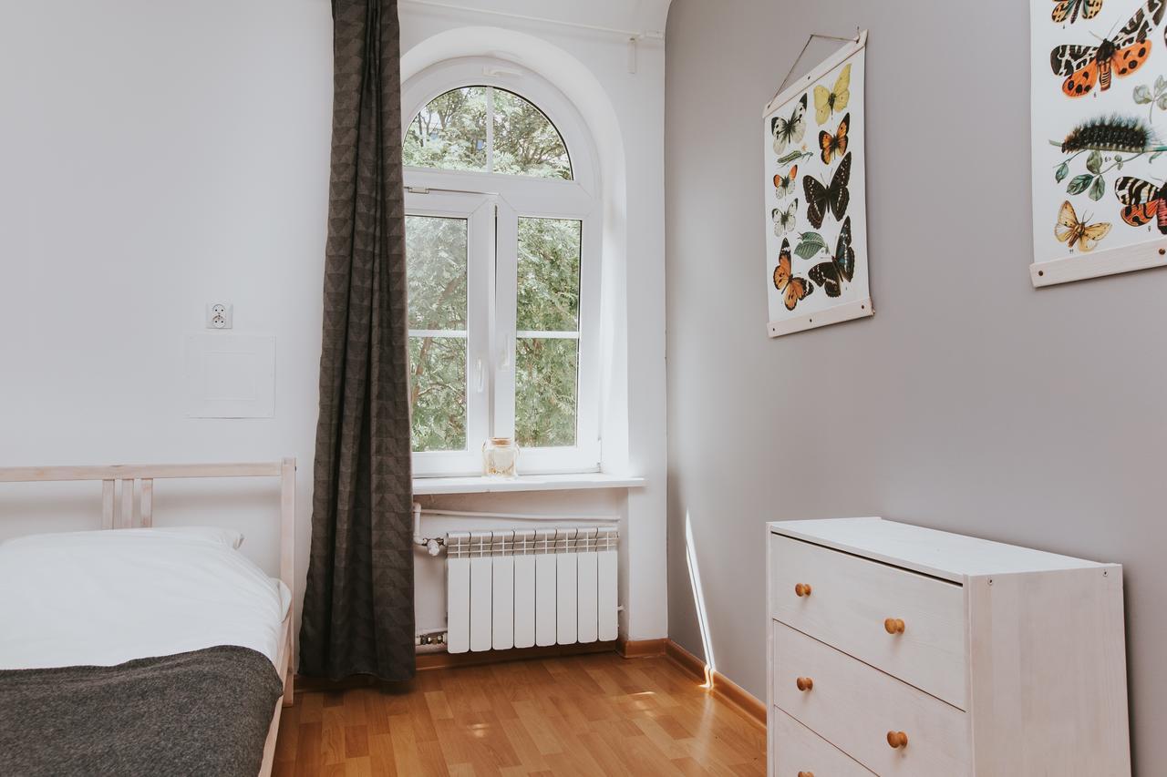 ホテルErasmus Dorm ワルシャワ エクステリア 写真